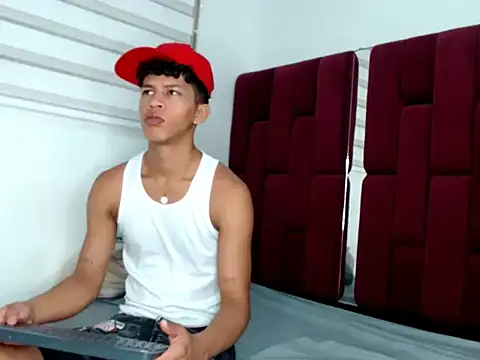 Owen valentin online show from October 23, 1:28 pm