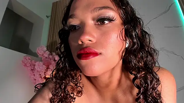 KellyAmbaris online show from November 24, 8:22 pm