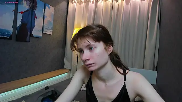 EvelynJin  online show from October 24, 4:14 pm