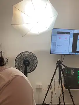 Belindamuller online show from November 11, 3:24 am