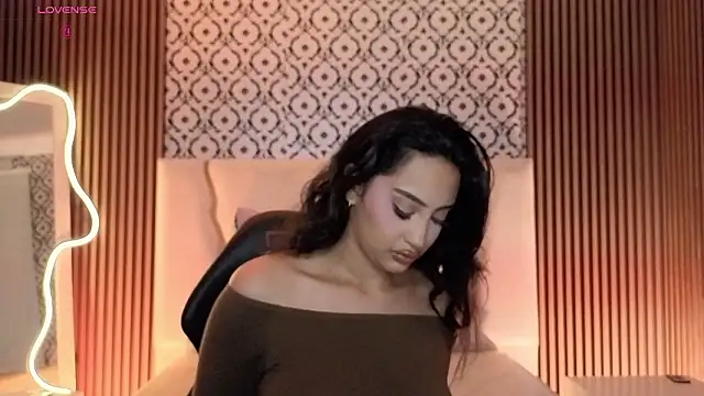 BEELLA TAY1 online show from March 18, 5:45 am