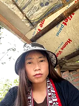 Maymay   online show from October 13, 7:55 am