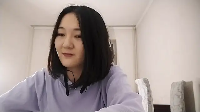 Lyndasilk online show from October 28, 2:45 pm