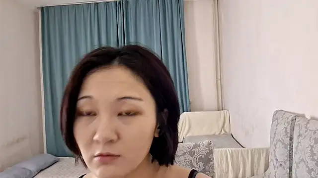 Lyndasilk online show from April 16, 3:12 pm