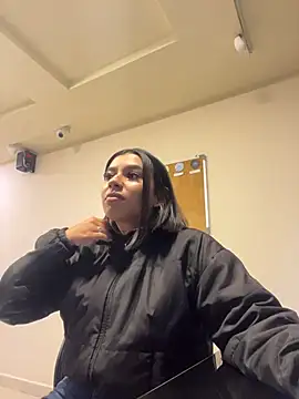 AlyssaRay online show from May 30, 1:53 pm