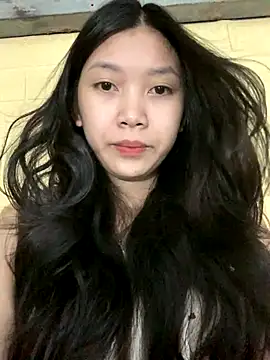 Snapshot of linh-lan1 chatting on October 21, 11:25 am linh-lan1 online show from October 21, 11:25 am