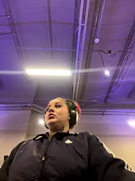 atennea diiossa online show from November 20, 2:23 am