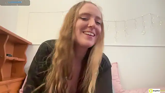 Pattyworld69 online show from April 8, 10:01 pm