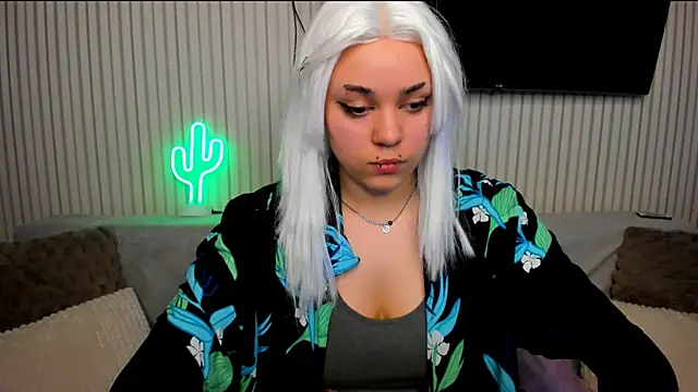 EricaHoff23 online show from October 23, 2:23 pm