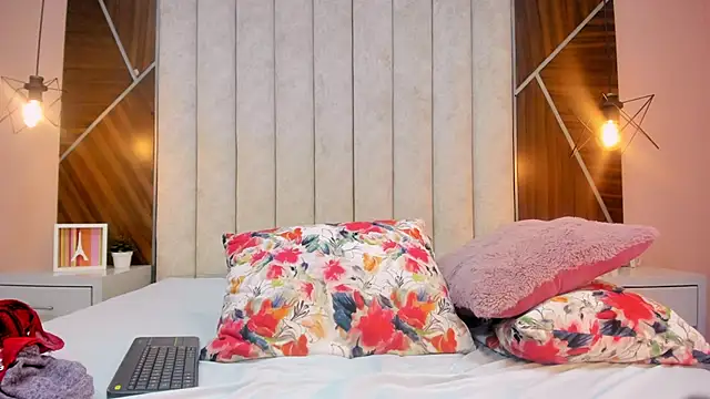 Mariana-Torres online show from November 16, 3:01 pm