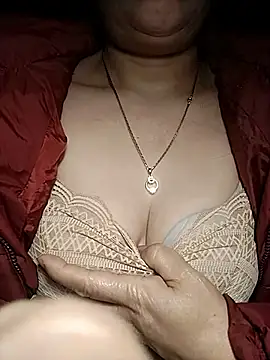 YiyinLy online show from November 25, 7:58 pm