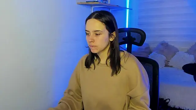 Emily Lindey online show from November 2, 3:10 am