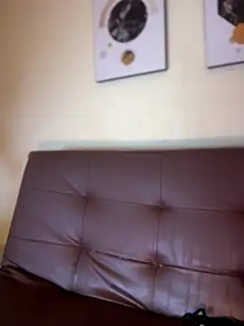 NovaFoxx online show from April 6, 8:10 pm