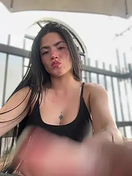 PamelaJonsom  online show from February 11, 2:40 pm