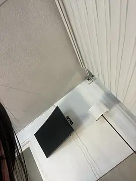 PamelaJonsom  online show from March 4, 3:29 pm