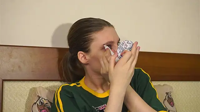 RoslynArcuo online show from December 4, 8:20 pm