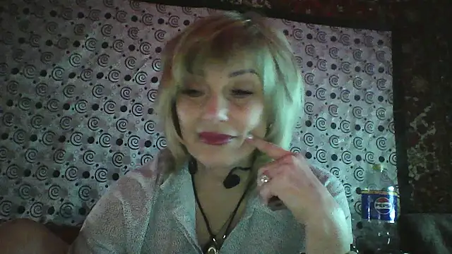 Lia Ray online show from December 16, 7:20 pm