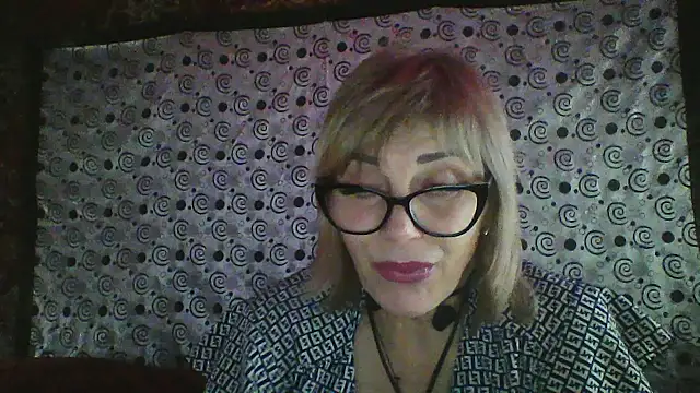 Lia Ray online show from November 11, 7:55 pm