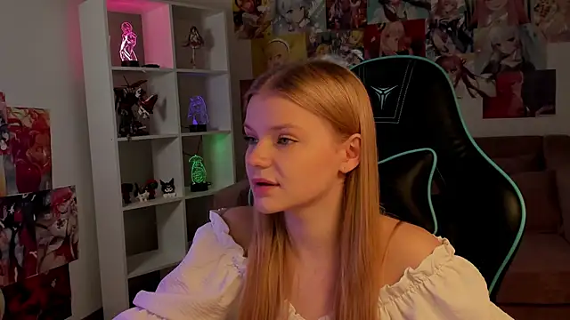 LilitRosen online show from November 18, 6:20 pm