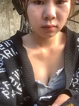 Snapshot of Yanmei_19 chatting on October 23, 1:22 am Yanmei 19 online show from October 23, 1:22 am