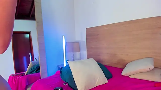 Hanna Garciia online show from December 5, 5:14 pm