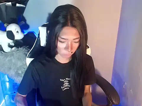 Yourasianbabyemma online show from November 5, 10:59 pm