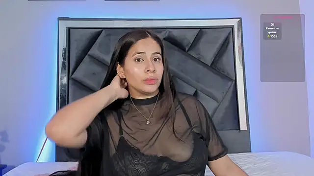 zoe longhair online show from November 6, 7:31 pm