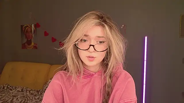 BellaSink online show from February 15, 7:51 am