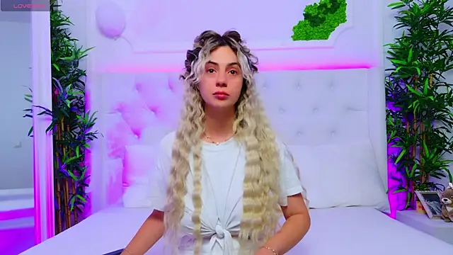 AriannaSins online show from November 3, 1:15 pm