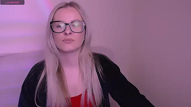 AllaLeomz online show from November 17, 8:15 am