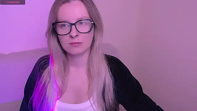 AllaLeomz online show from November 10, 8:09 am