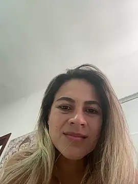 valentina herrrera online show from March 10, 4:22 pm