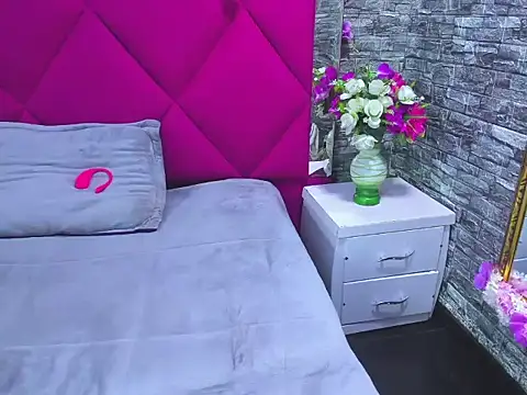 MariamGray1 online show from October 17, 5:27 pm