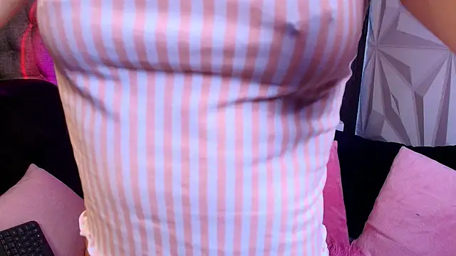 LiliBundy online show from November 19, 5:07 am