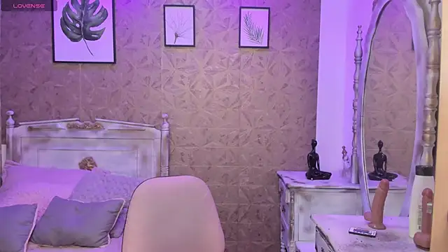 Sara clk online show from April 10, 8:04 pm