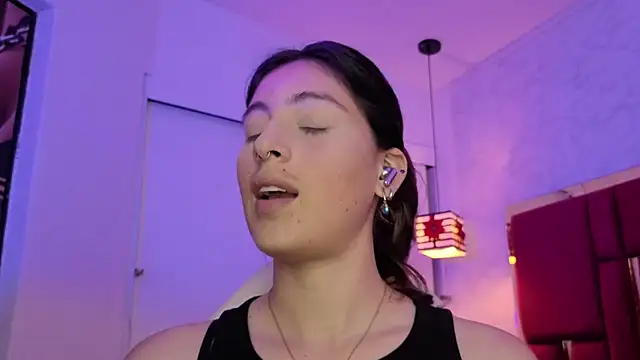 moon winy online show from February 7, 12:31 pm