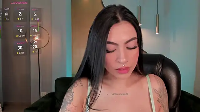 ChristineFord  online show from December 5, 1:01 pm