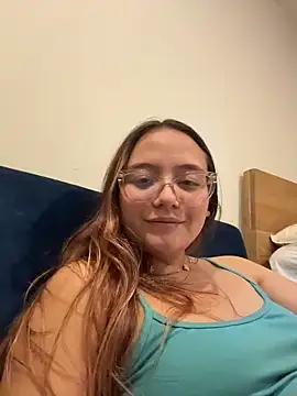 Red Lola  online show from December 15, 1:00 am