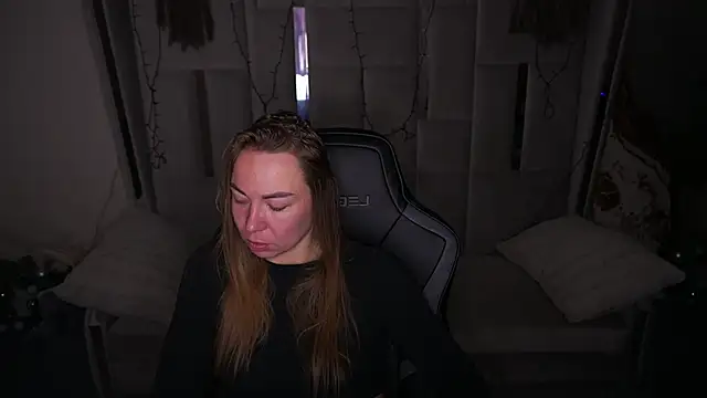 VixenMuse online show from March 5, 9:21 pm