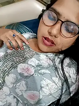 Vanshika1432 online show from November 7, 2:11 pm