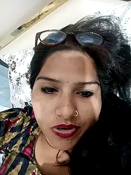 Vanshika1432 online show from October 28, 8:42 am