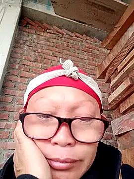 nui-show online show from November 13, 4:44 am