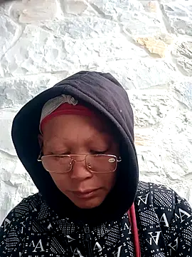 nui-show online show from December 18, 2:27 am