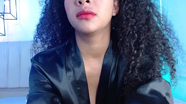 Liora Rayne online show from December 5, 5:47 pm