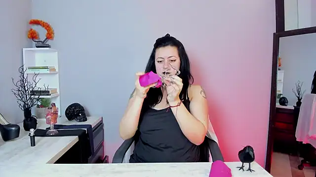 MONICA BOND  online show from October 22, 9:09 pm