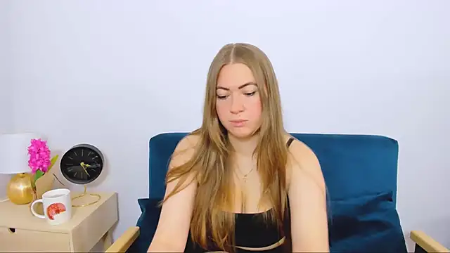 LeaNaughty online show from November 11, 4:04 pm