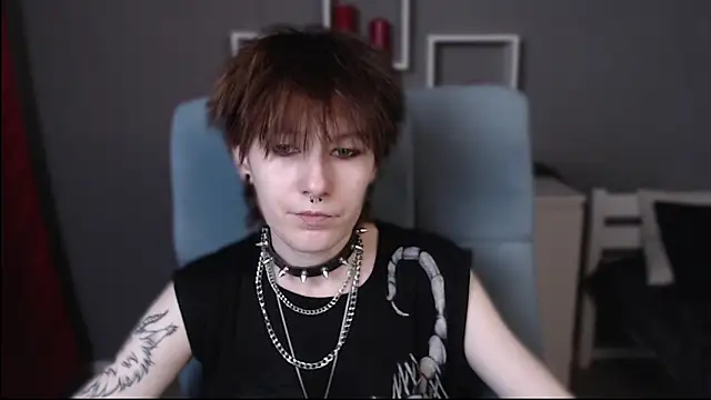 guitarandangell online show from November 11, 5:36 am