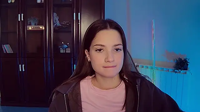 KiraVair online show from November 12, 5:33 pm