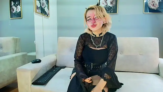 Snapshot of Navier__ chatting on October 17, 3:59 pm Navier online show from October 17, 3:59 pm