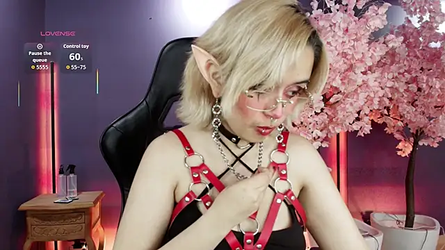 Navier   online show from November 8, 8:03 pm